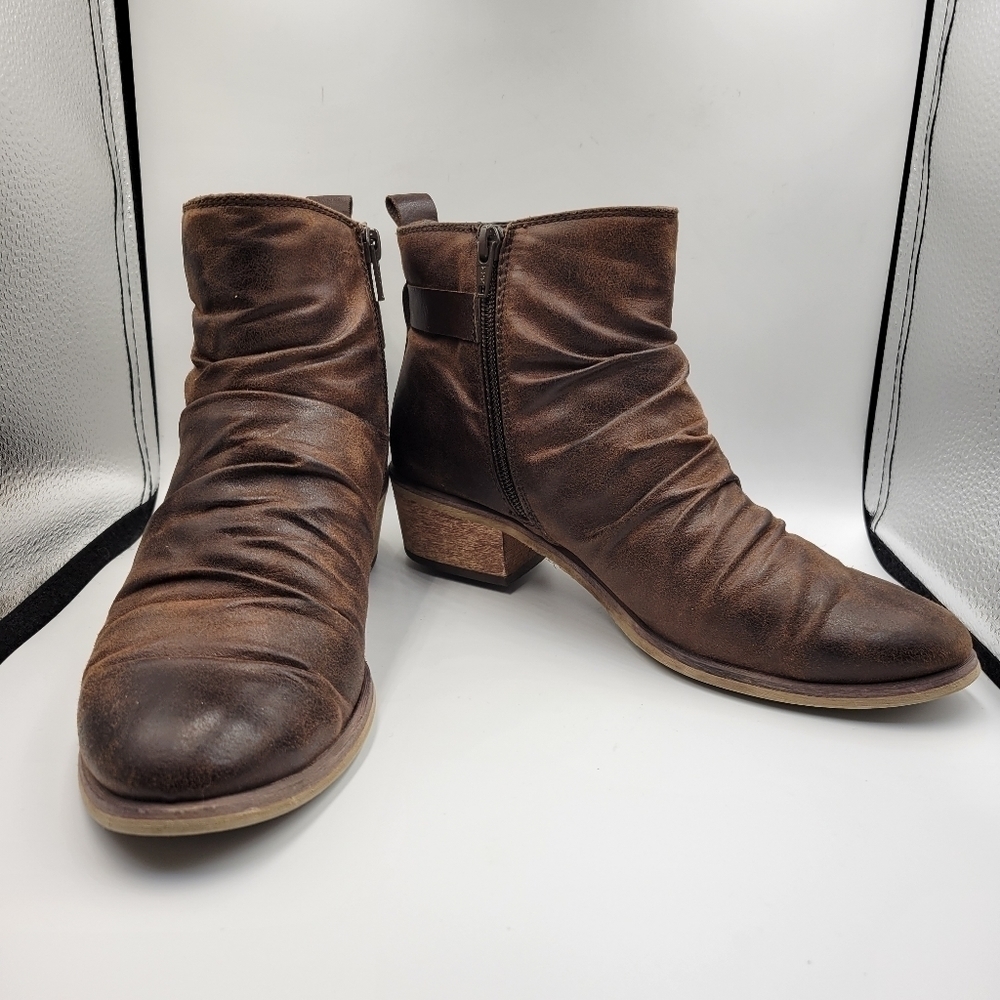 Bare Traps Pennie Brown Faux Leather Block Heel Ankle Boots Sz 8.5